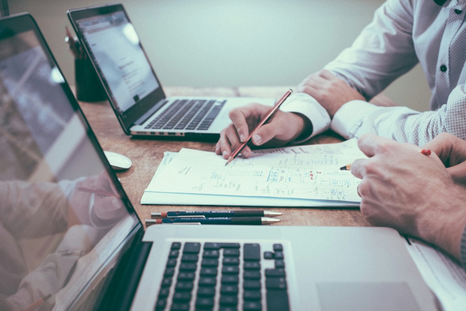 sharing-information-in-sales-team